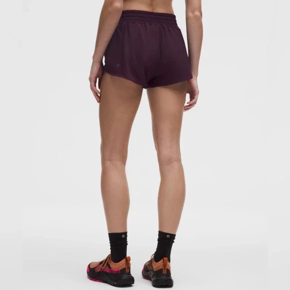 NWT Lululemon hotty hot shorts in black plum 2.5” size 14 - Picture 2 of 5